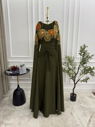 فستان زيتي قماش باربي تطريز ورد