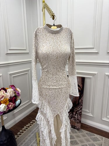 فستان دانتيل