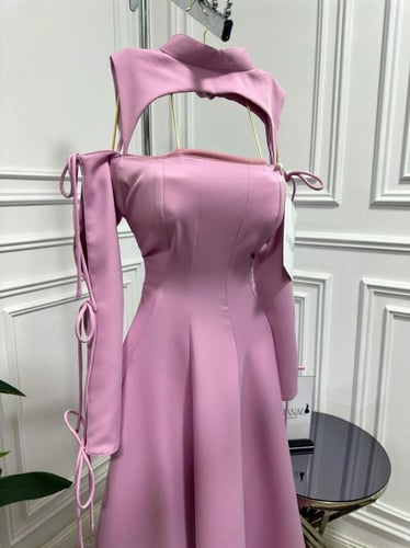 فستان بينك تفته