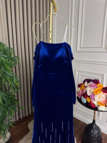 فستان مخمل نيلي