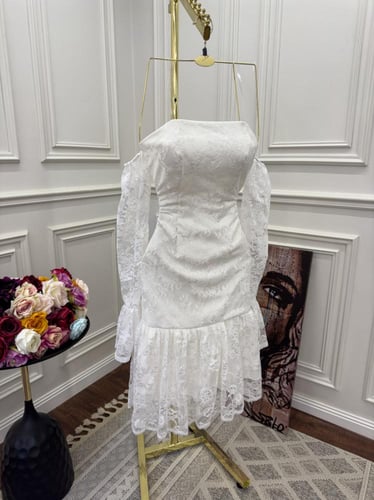 فستان دانتيل