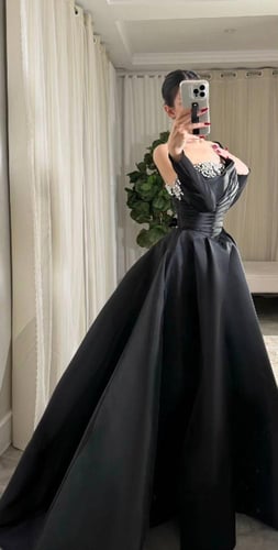 فستان سهرة ميكادو أسود فخم بتطريز كريستال وأكمام ط...