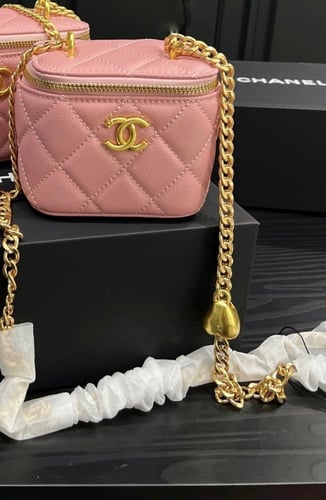 Chanel bag (gold)