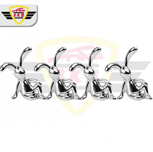 عرض 4 قطع تمثال أرنب