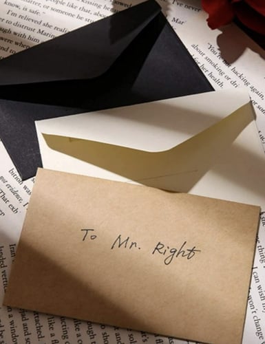 اظرف ملونه مقاس 7*10.5