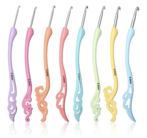 سنارة كروشيه بمقبض