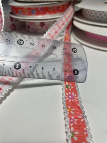 شرائط ملونه