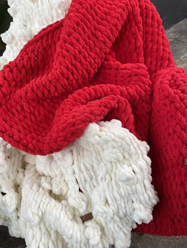 بطانية 110*115 بخيوط بوفي