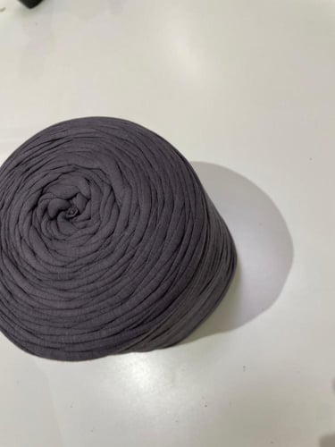 خيط تيشيرت رمادي غامق جداً أفتح