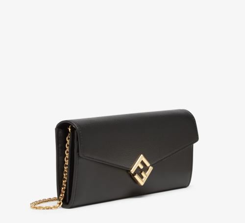 شنطة FENDI