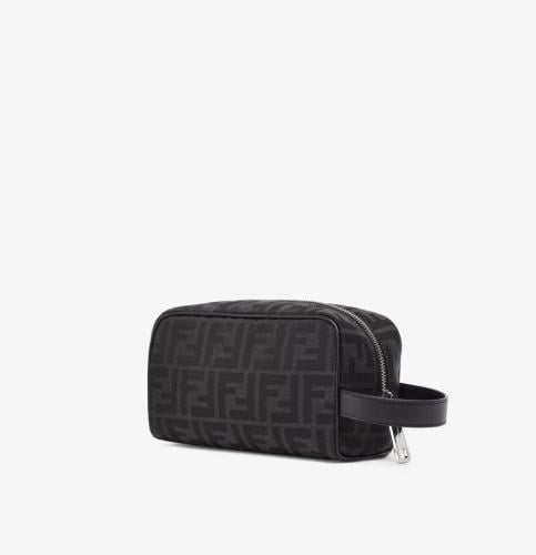 شنطة رجاليه FENDI