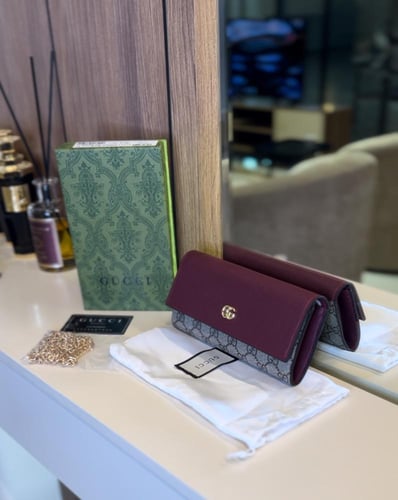 شنطة قوتشي عنابي صغير ماستر