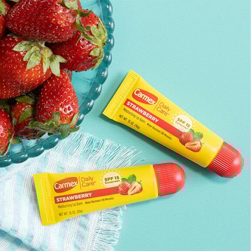 كارمكس، مرطب الشفاه بالفراولة، مع SPF15 واقي من ال...