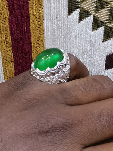 خاتم الفضة بحجر الجاد الطبيعي بصياغة المدينة المنو...