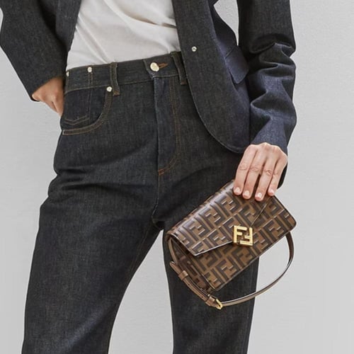 Fendi بحزامين