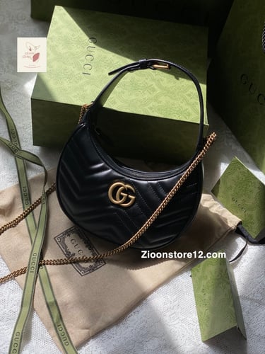 Gucci half moon black