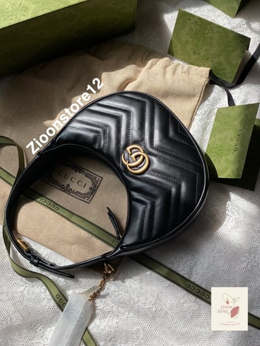 Gucci half moon black