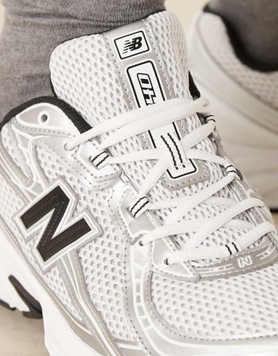 New balance shoes
