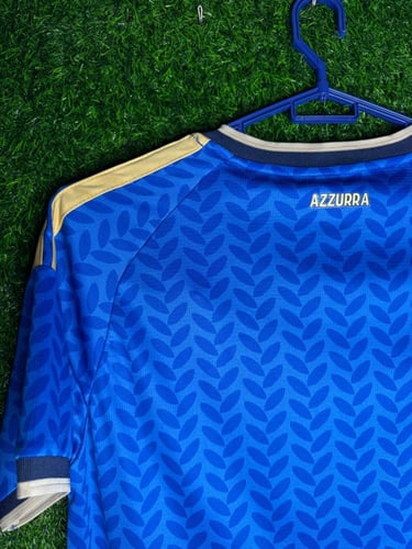 طقم إيطاليا الأساسي 2026 فئة جمهور