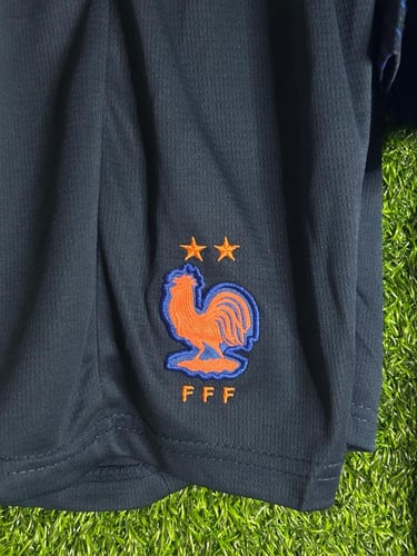 طقم فرنسا الأساسي 2026 فئة جمهور