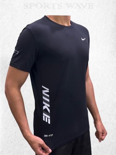 تيشيرت نايك أسود