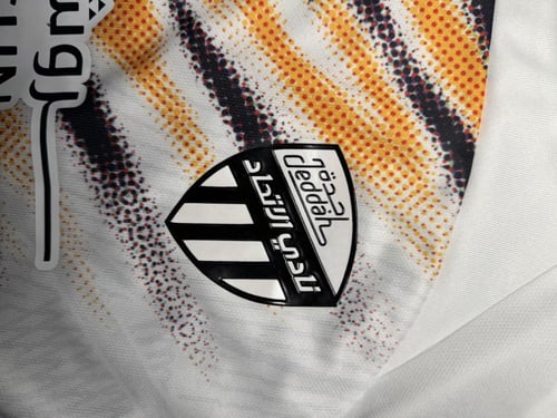 طقم الاتحاد الابيض 24/25 فئة الجمهور