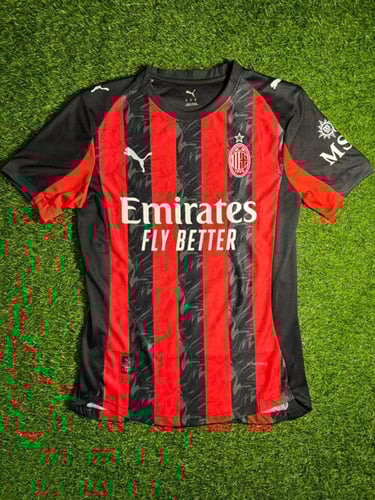 تيشيرت أي سي ميلان الأساسي 2025-2026 فئة اللاعبين
