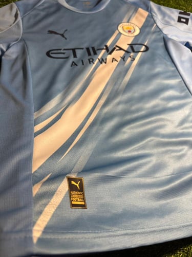 طقم مانشستر سيتي الأساسي 2025/2026 - فئة الجمهور