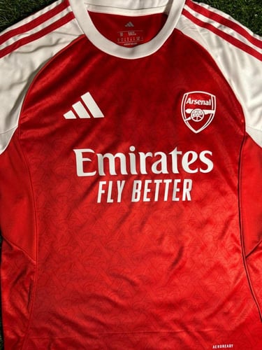 طقم ريال مدريد الاحتياطي (الأزرق) موسم 2025/2026