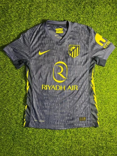 تيشيرت أتلتيكو مدريد الاحتياطي 2026 (نسخة فئة اللا...