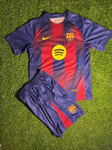 طقم برشلونة الأساسي موسم 2025/2026