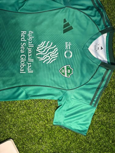 طقم الأهلي السعودي الأساسي 25/26 – فئة الجمهور