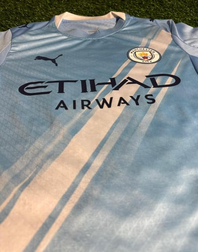 تيشيرت مانشستر سيتي الأساسي 2025/2026 – فئة اللاعب...