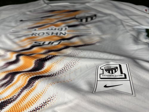 طقم الاتحاد الابيض 24/25 فئة الجمهور