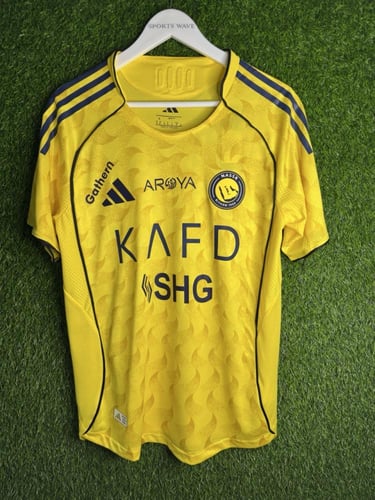 تيشيرت النصر الأساسي 2026-2025 فئة اللاعبين