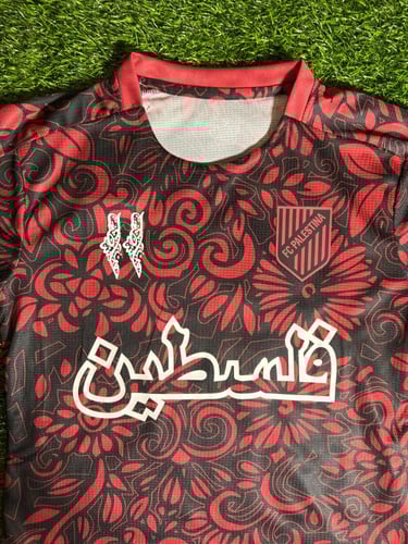 تيشيرت فلسطين إصدار خاص – تصميم تراثي أحمر وأسود