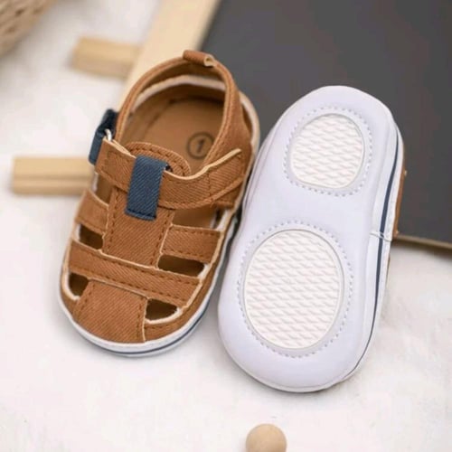 حذاء اطفال مقاس 1، EUR18