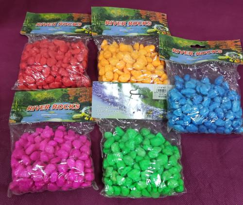 حجر ملون متوفر اللون الأزرق