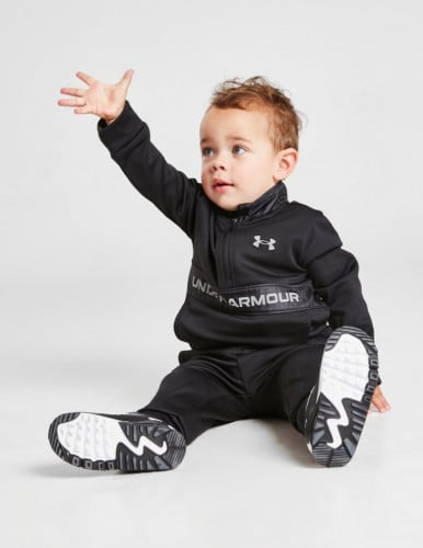 طقم بوليستر مبطن Under Armour