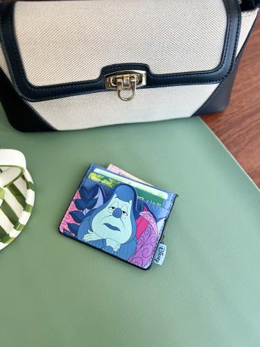 محفظة بلاد العجائب