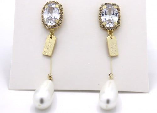 أقراط اذن متدلية مزينة باللؤلؤ