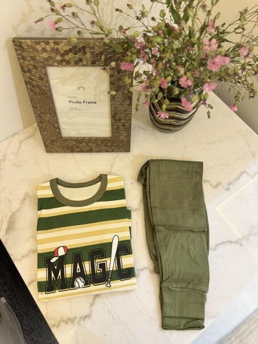 بيجامة خريفي للجنسين مقلم