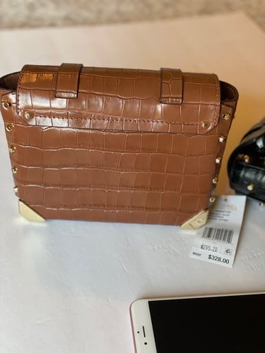 Michael kors كروس بدي مع ستراب طويل عرض17 ارتفاع 1...