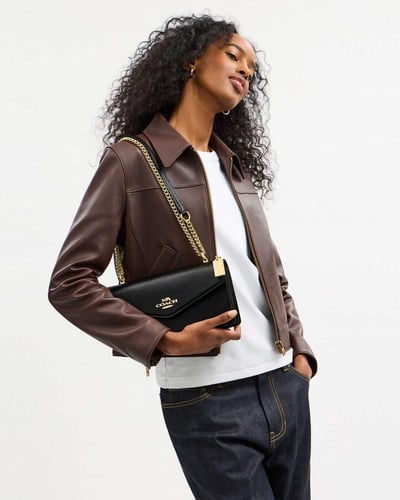 كوتش Klare Envelope Crossbody Bag بالطلب ٢-٤ اسبوع
