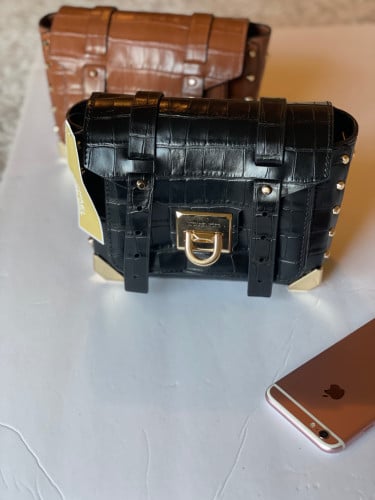 Michael kors كروس بدي مع ستراب طويل عرض17 ارتفاع 1...