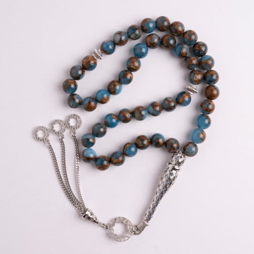 سبحة خرز اكواتيرا تزينها بتلات من الفضة النقية صنا...