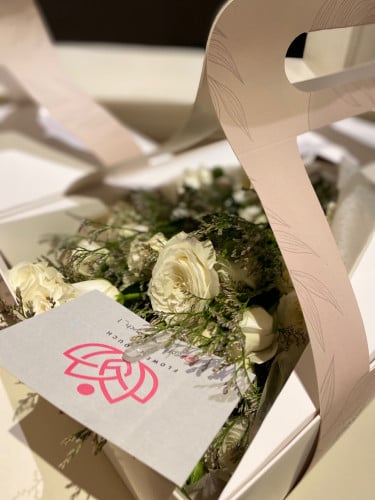 بوكس بيبي روز ابيض