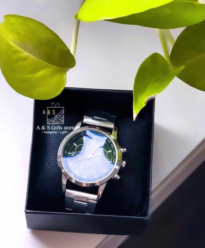 ساعة رجالية كلاسيك باللون الفضي