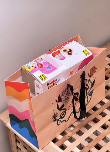 بوكس بيضة الكندر مع كيس A & S المبهج