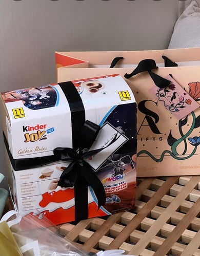 بوكس بيضة الكندر مع كيس A & S المبهج